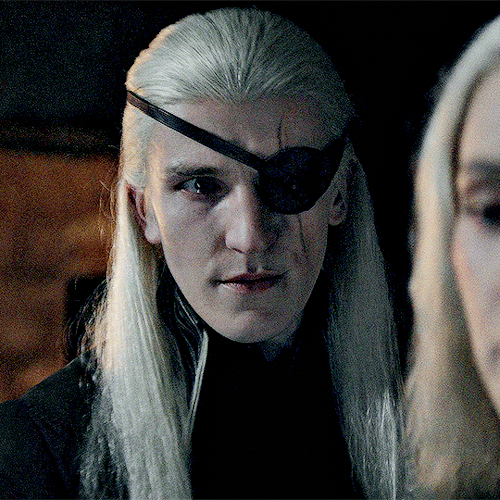 AEMOND TARGARYEN2.08 "The Queen Who Ever Was"