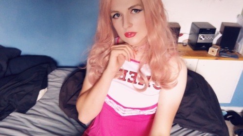 bashfull007:  sparklytransgirl: I’ve been a naughty girl 😜 Buy my videos ❤️ Sexy pink haired babe 