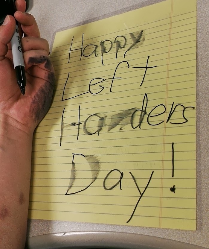 thespikeybluelacky:  Happy Left Handers Day  August 13th 2014  Hahaha