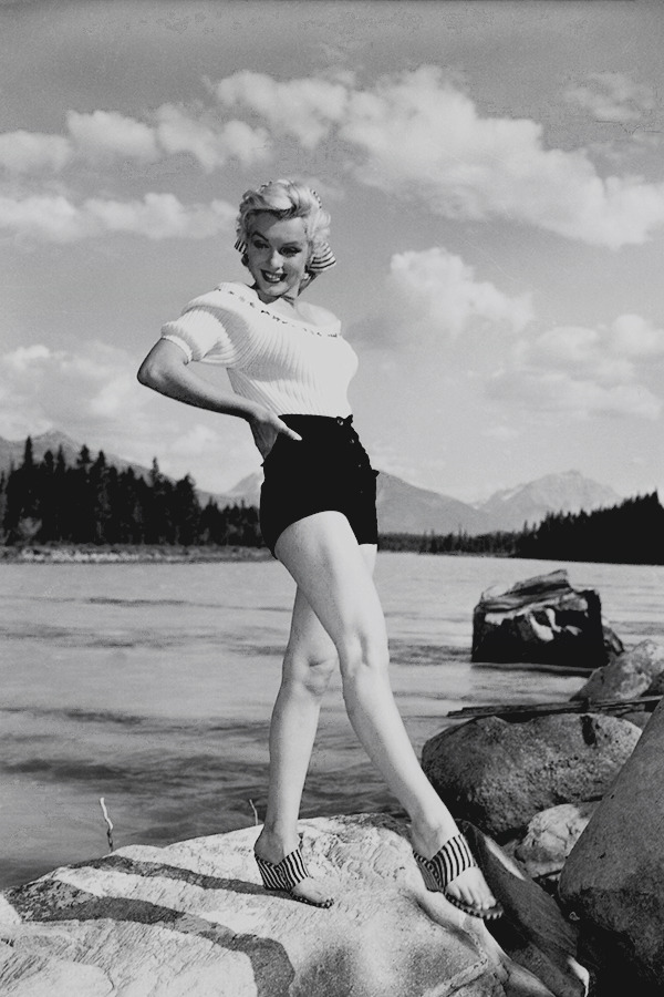 ourmarilynmonroe:  Marilyn Monroe photographed on the set of River of No Return in