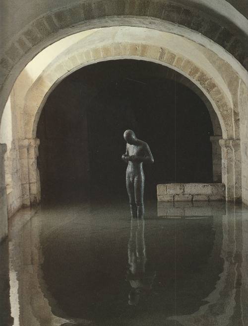 milksockets:  antony gormley