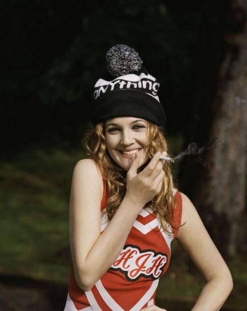 celebsmoker: Drew Barrymore Hot sexy smoker