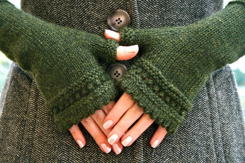 fingerless gloves