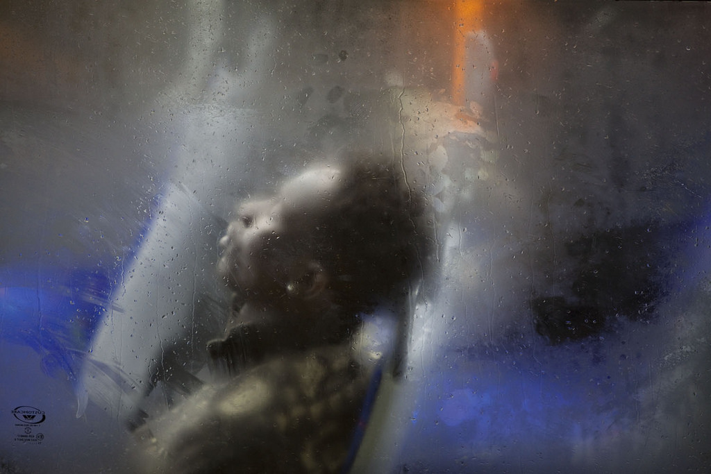 wetheurban:  PHOTOGRAPHY: Through a Glass Darkly by Nick Turpin With his series ‘Through