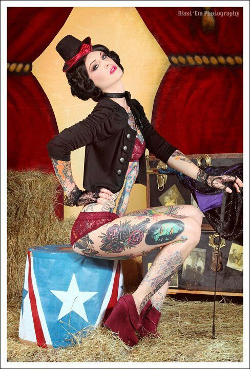 Hot Girls Inked