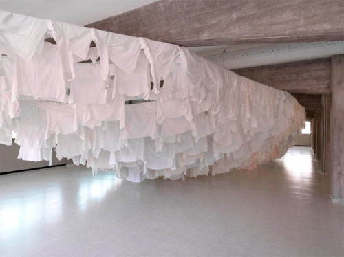andrewnpr:  ‘Are We Still Going On?’ - Installation using second hand shirts by Finnish environmental artist Kaarina Kaikkonen.Artist’s Website.(Via Colossal)