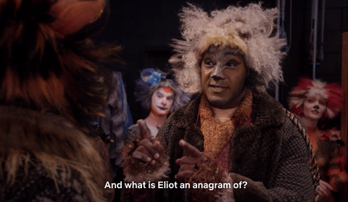 barbeauxbot: ladythatsmyskull: mariuspunsmercy: cats (2019, dir. tom hooper) The best gag in this ep