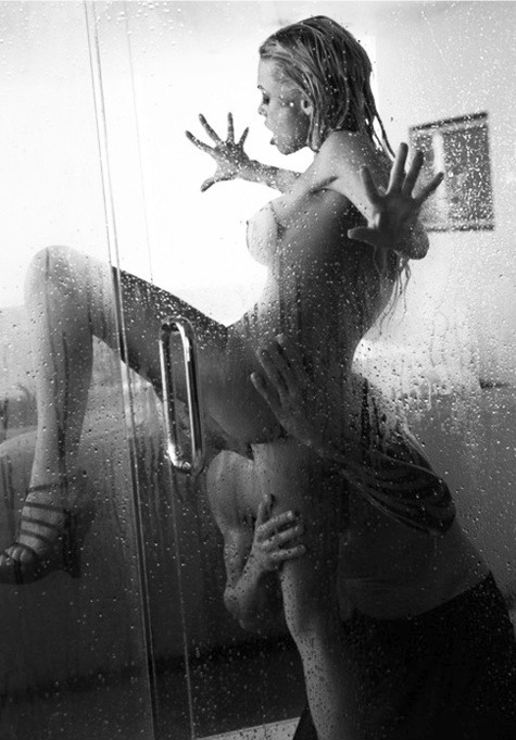 cunnilingusbliss:  hot shower slurpfest