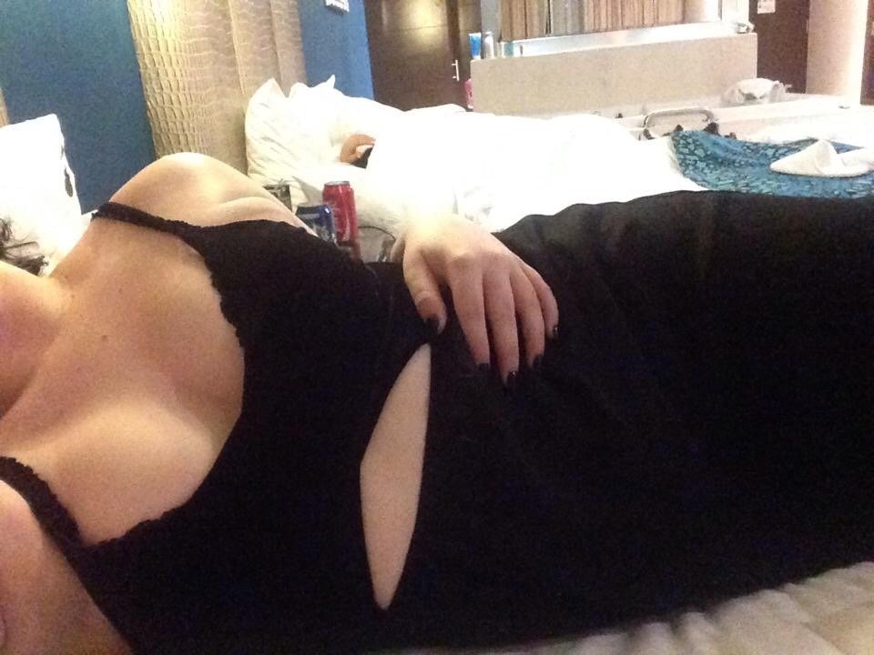 blondenaughtystepsister:  An old friend Sam  Found those pics on her phone and  Those