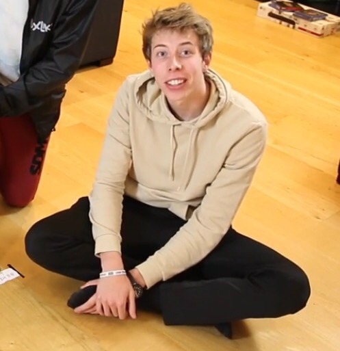 miniestminter:He looks so cute just sitting there oml