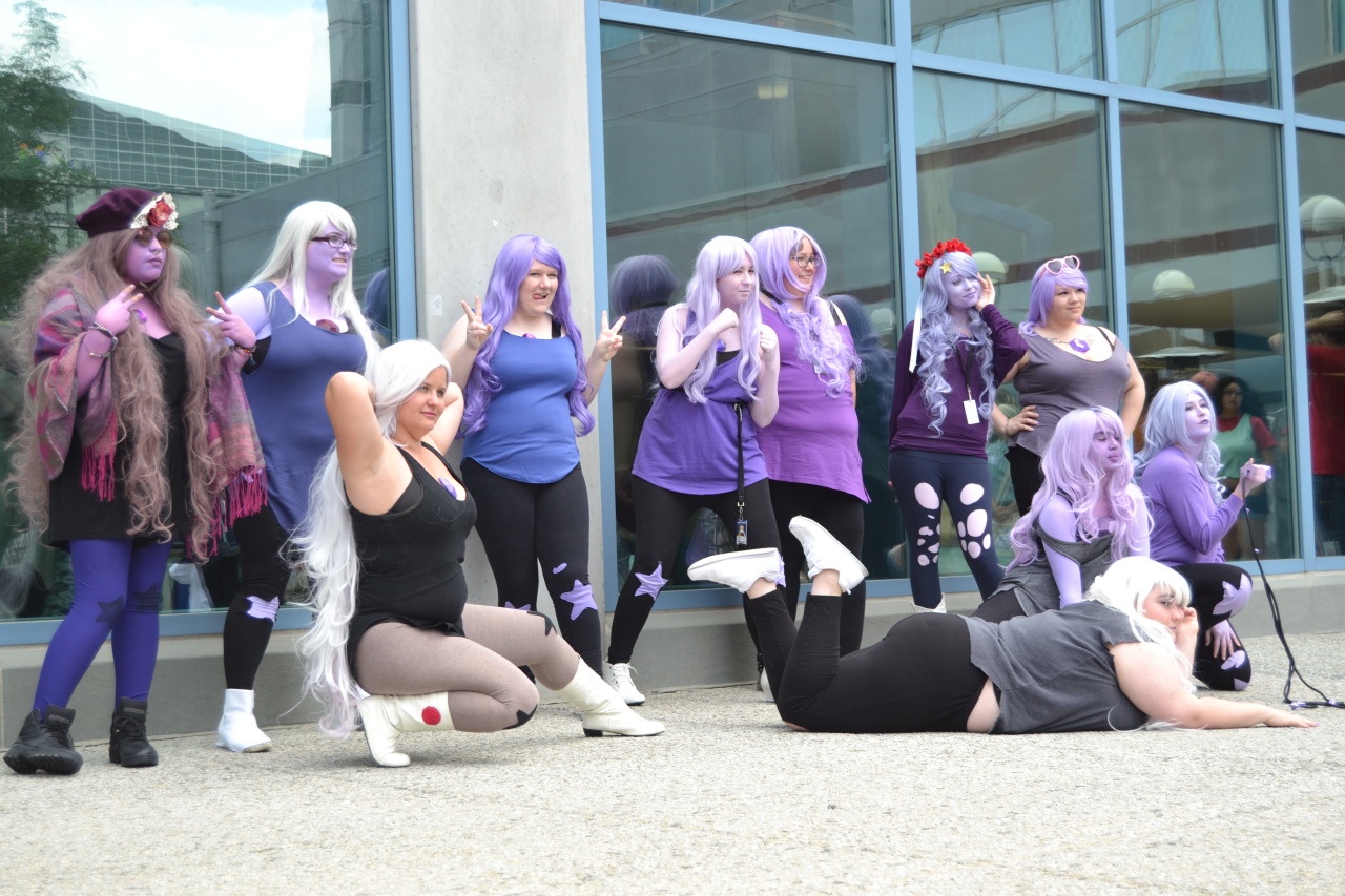 dou-hong:  isaisanisa:  Steven Universe at Fanime 2015– group shots (2/2)Pictures