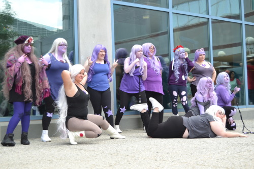 dou-hong:  isaisanisa:  Steven Universe at Fanime 2015– group shots (2/2)Pictures by luciferblogging  BEST