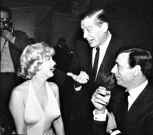 Marilyn. Monroe, with other cast members; Yves Montand & Milton Berle - at a party for ‘’Let&rsq