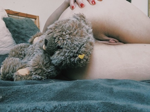 ccoconutcat:we’re just chilling in bed, wanna join us ?more of me | nsfw service 
