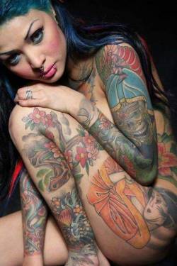 tattoogirls66:  love this tattooed beautys