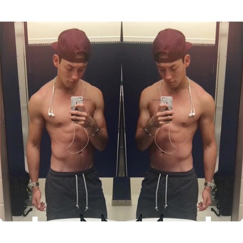 chrisefron: I’ll make it like your burffday everyday