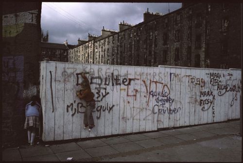 until-theskyturnsgreen:
“ Raymond Depardon, Glasgow 1980s
”