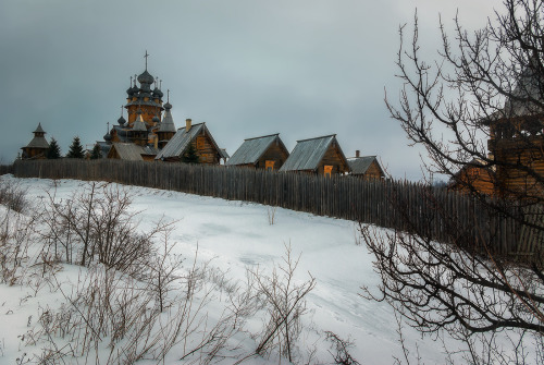 landscapelifescape:The wooden monastery of All Saints in Svyatogorsk Lavra, Ukraine(by Scorpio )