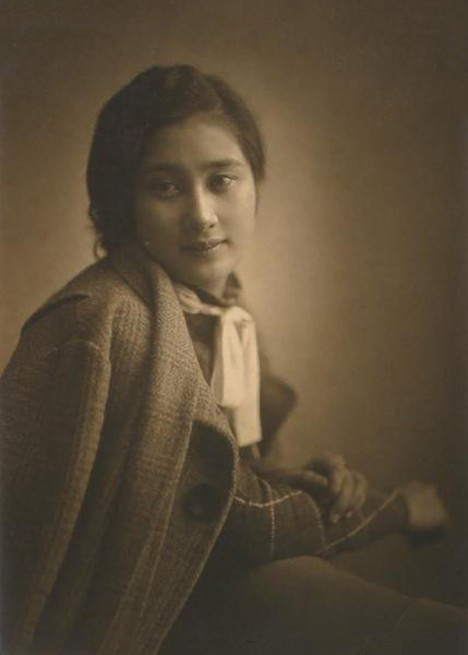 s-h-o-w-a:Portraits of an undintified model, Japan, 1930sPh. Denjiro Ide