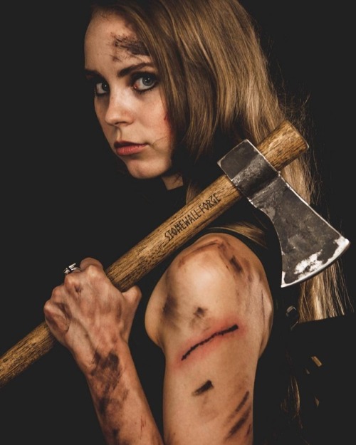 :@thomascubed :@stonewallforge #BabesNBlades #BadassBabes DM for feature #sword #bombshell #babes #b