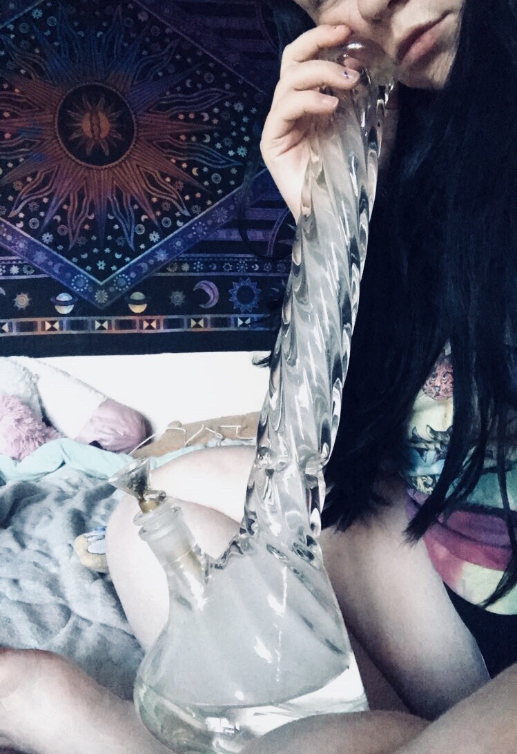 lilstonedbabycake:  new addition to the family 💸🌟🔪