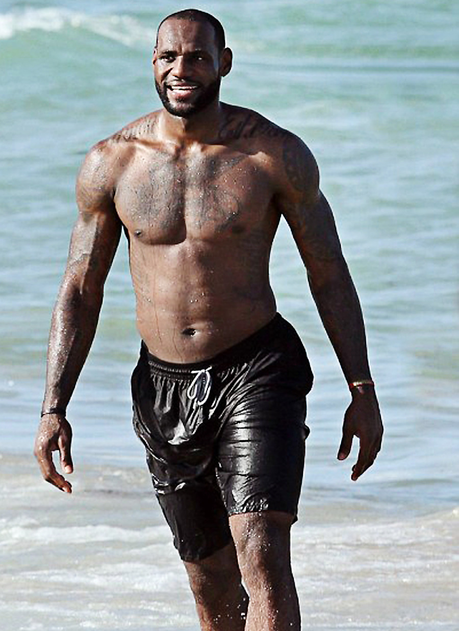 fyeahbballplayers:  LeBron James, in Miami filming a Nike Commercial. 