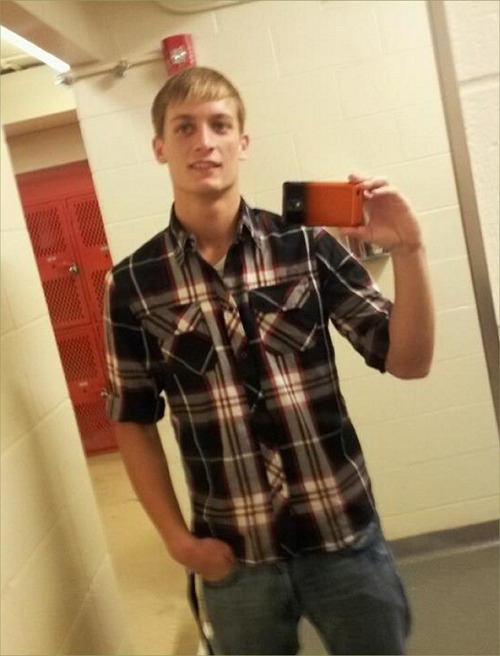 letmetakeadicpic:  Nothing better than a guy showing off what he’s got! If you’d like to add your own submit or send them to letmetakeadicpic@gmail.com