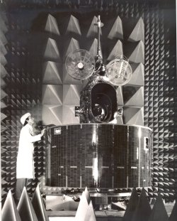 anachoretique:  Japanese weather satellite GMS-2, 1981 