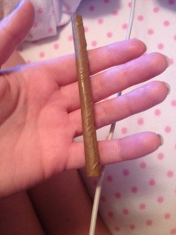 bluntsnb00bs:  Mhmm perf blunt.. No one to