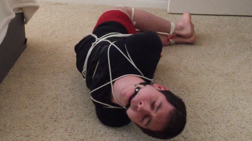 Here’s a set of screenshots from my latest video. The first two ones are from me already untyi