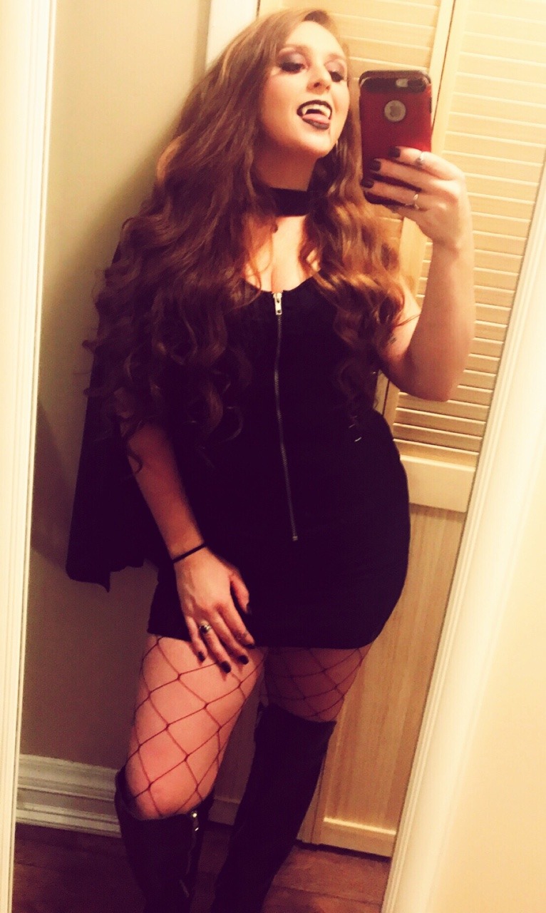 daddyskinkygingergirl:  This one time i went to the city to go to a party and forgot my ID so i went home  Sexy af
