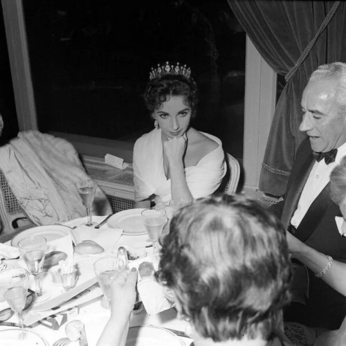 Elizabeth Taylor and husband Mike Todd at the 10th Cannes Film Festival in 1957.Elizabeth&rsquo