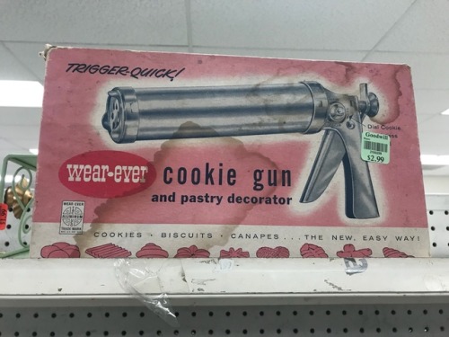 randomitemdrop:Item: Cookie Gun; fires fresh-baked cookies of the wielder’s choosing (standard, non-