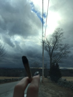 shay-gnar:  smoke spot of the day