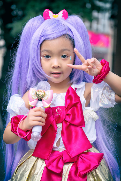 tokyo-fashion:  Adorable PriPara cosplay on Cat Street in Harajuku today.