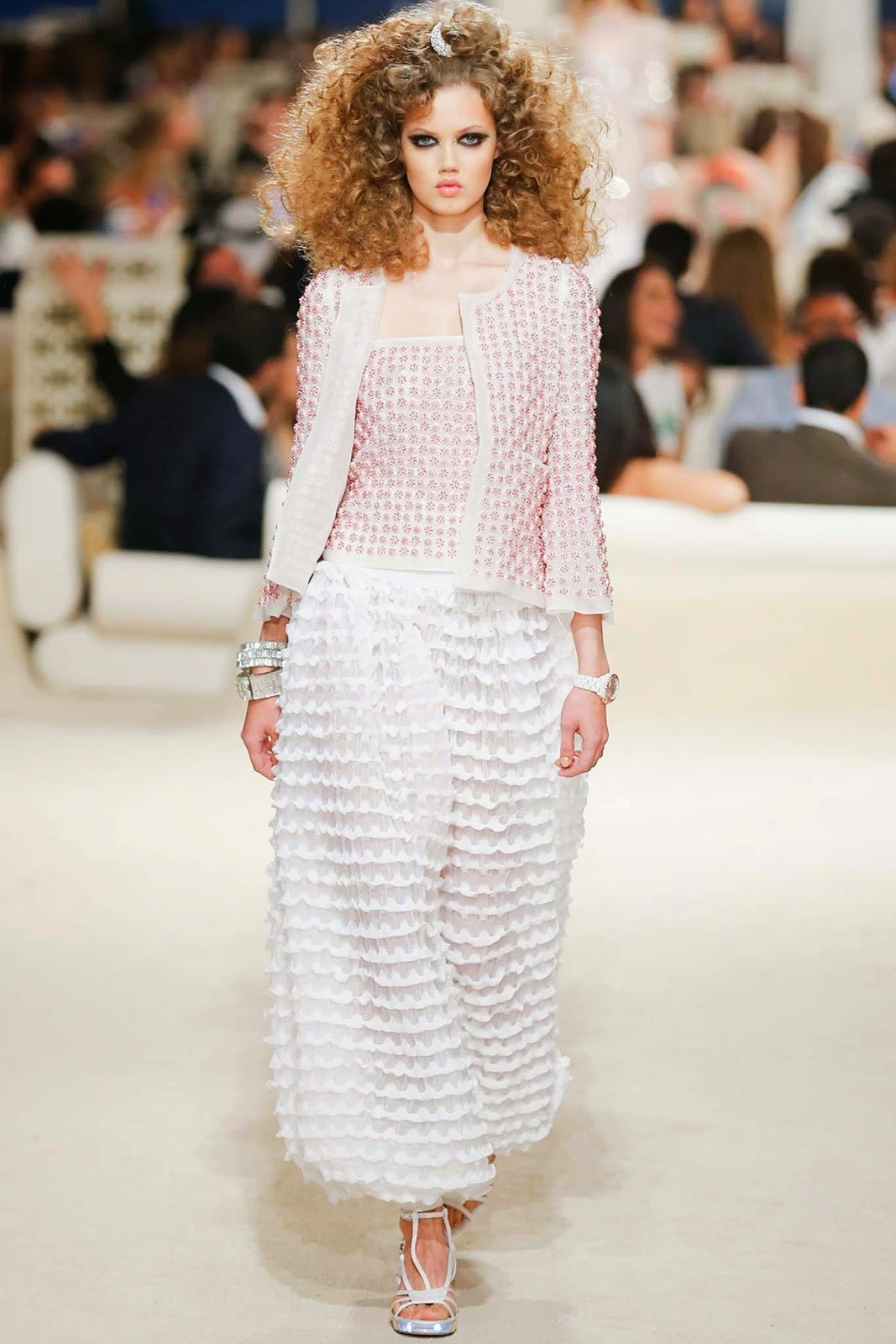 modalmania:  Lindsey Wixson // Chanel Cruise 2015