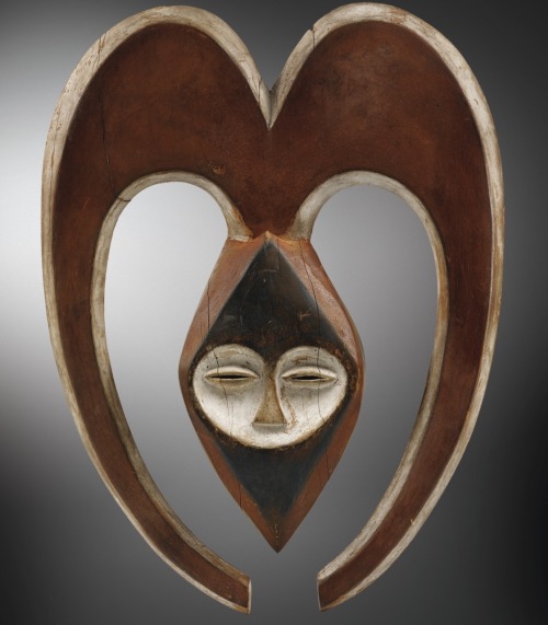Kwele Mask, Gabon / Congo (48 cm x 18 7/8 in)