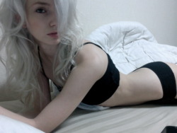 ill-eat-your-heart-out:  I miss my white hair so fucking much.