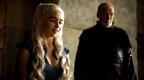 emiliaclrke:Daenerys Targaryen + Smiling throughout the seasons
