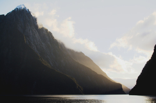 photographybywiebke:Sunset at Milford Sound, New Zealand
