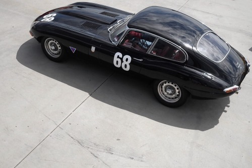 dominantlife:  1968 Jaguar E Type at the adult photos