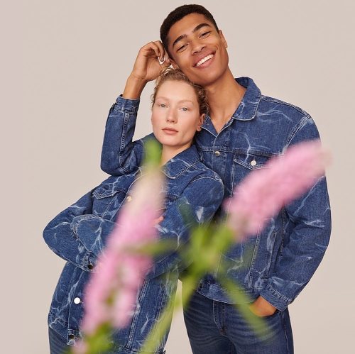 Denim &amp; Flowers @des.qua for @zalando ⠀ @mintartistmanagement ⠀ #DesireMia #wilsonboys #wils