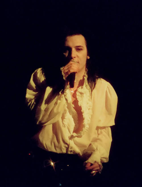 gothiccharmschool:fallopianrhapsody:Dave Vanian looking all elegant and majestic and shit.I … I don’