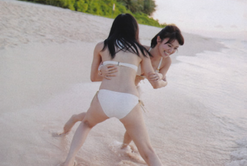 fistacon:   AKB48 - Manatsu No Sounds Good! –2012 AKB48 - Sayonara Crawl —2013 2014…….   SORRY BUT is the truth!and it will not see more fights in the summer!     Oh man. That horrible photoshop on the first 3 pics. Glad I don’t watermark