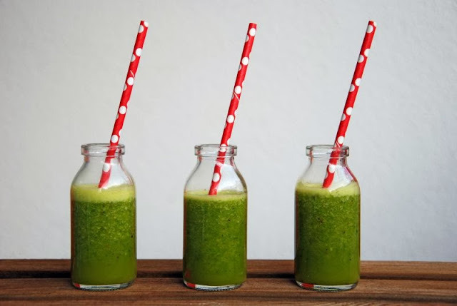 happyvibes-healthylives:   Spinach &amp; Orange Smoothie Blueberry Banana Smoothie