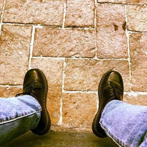 Waiting for the eternity #dm #doctormartens #levis501...