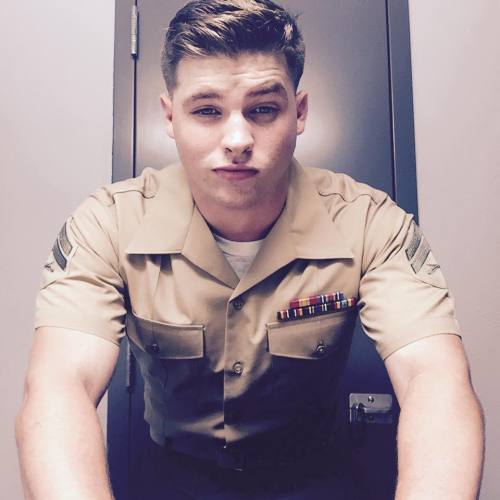 navy-gay: solidmilitarystuds: HOLLYWOOD MARINE http://navy-gay.tumblr.com/ army guy: ey sissy sl