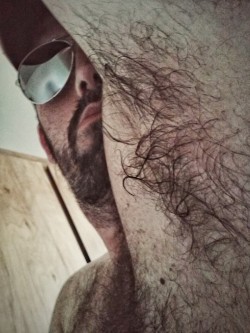 papillon52:  furnatic:  Stick your face in there, inhale deeply, lick it clean and kiss me, pig.  Sexy Hairy Manly armpits