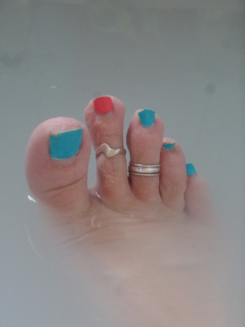 some more pics of my toasies in the bath… are they just a bit wrinkled lol… colour com