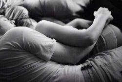 naughty–couples:  Cuddling like this